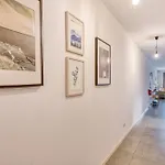 Bright & Cozy 3-bedroom Acal1-1