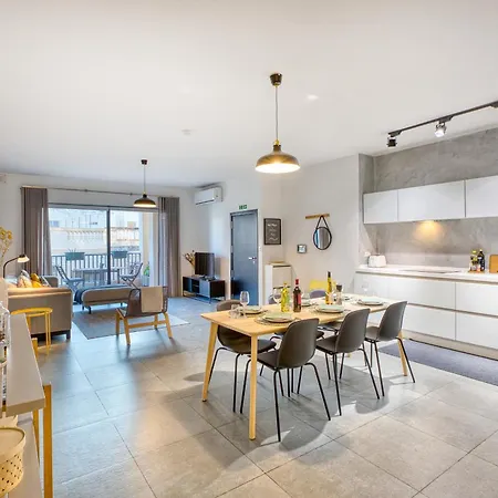 Bright & Cozy 3-bedroom Acal1-1 * マルサシュロック