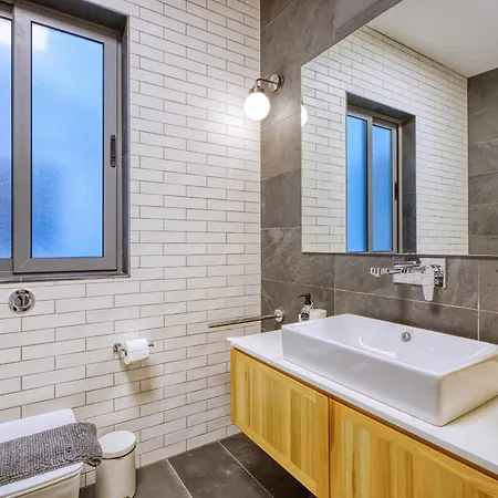 Bright & Cozy 3-bedroom Acal1-1 Апартаменты *