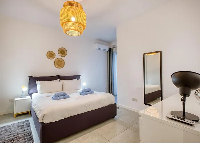 Bright & Cozy 3-bedroom Acal1-1 Apartament Marsaxlokk