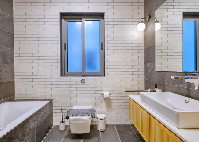 Bright & Cozy 3-bedroom Acal1-1 * Marsaxlokk